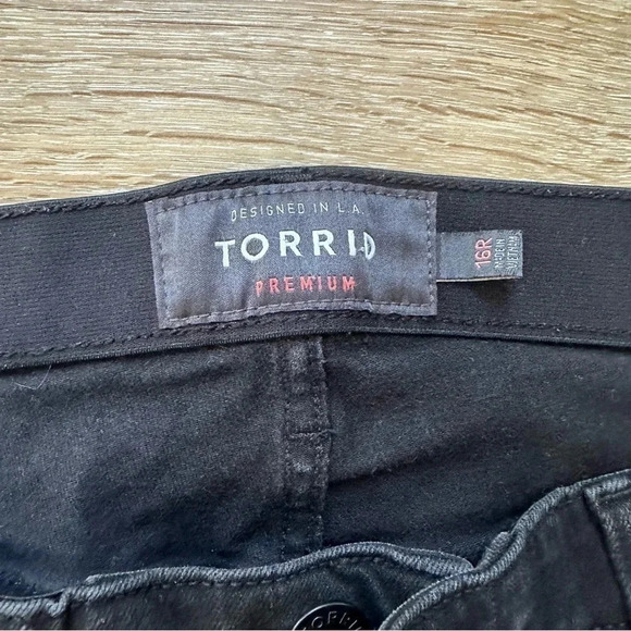 Torrid Premium Black Distressed Skinny Jeans Size 16 - Picture 6 of 10